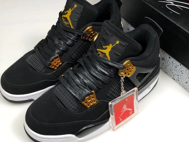 HYPE Black Jordan 308497-032 Metallic Gold-White Air Royalty 4 0816